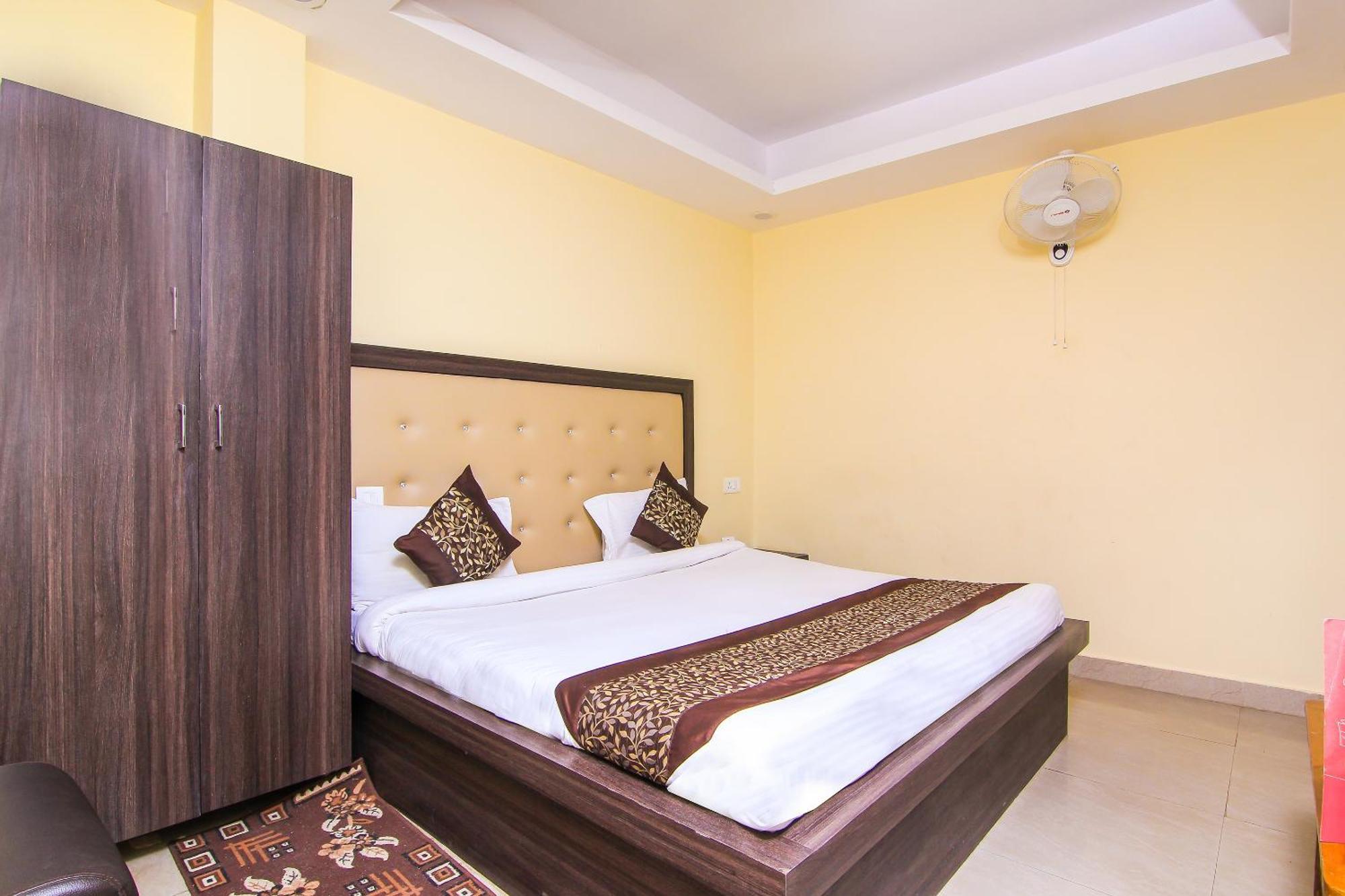 Oyo Flagship Hotel Cz Near Phoenix United Lucknow Eksteriør billede