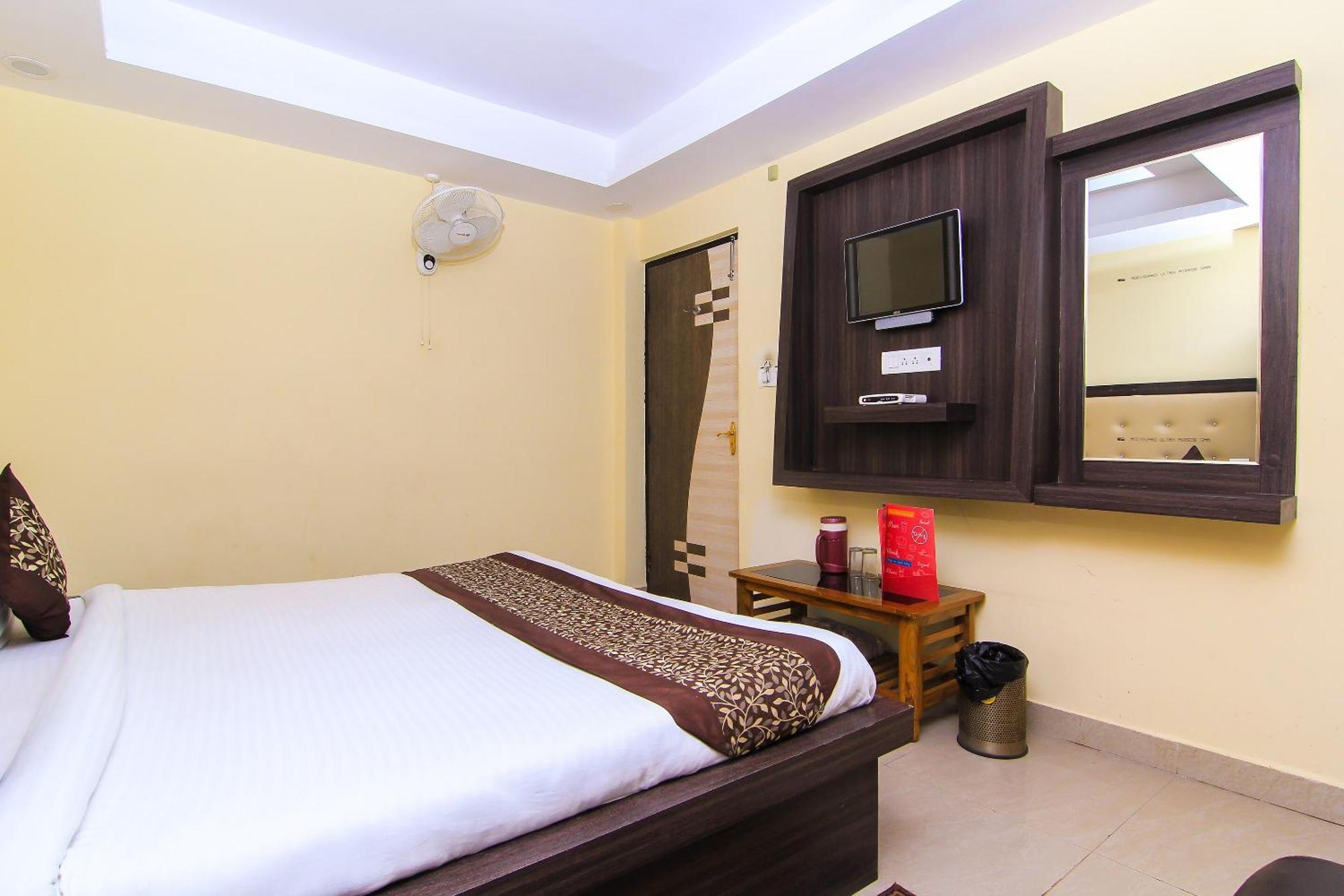 Oyo Flagship Hotel Cz Near Phoenix United Lucknow Eksteriør billede