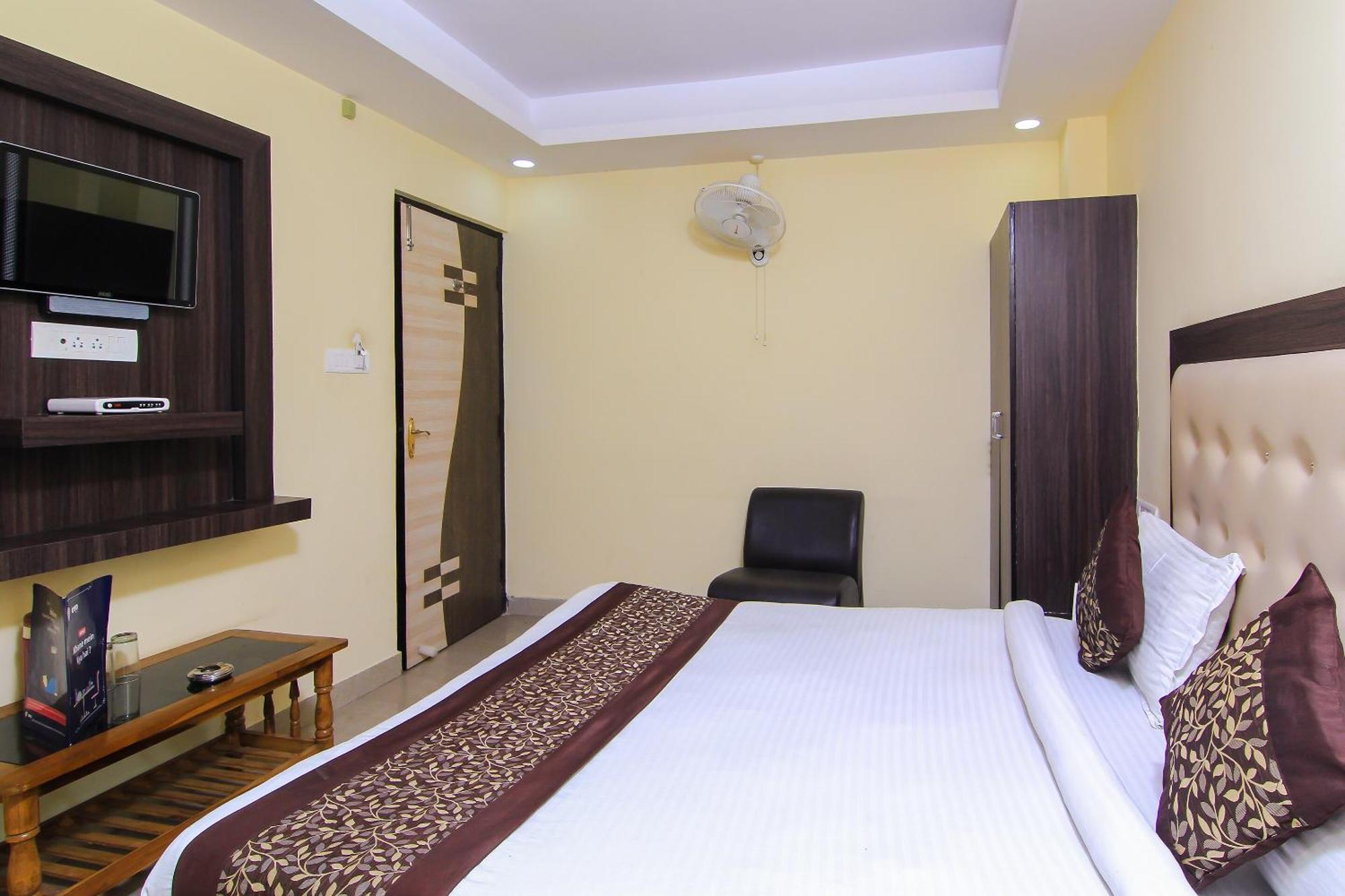 Oyo Flagship Hotel Cz Near Phoenix United Lucknow Eksteriør billede